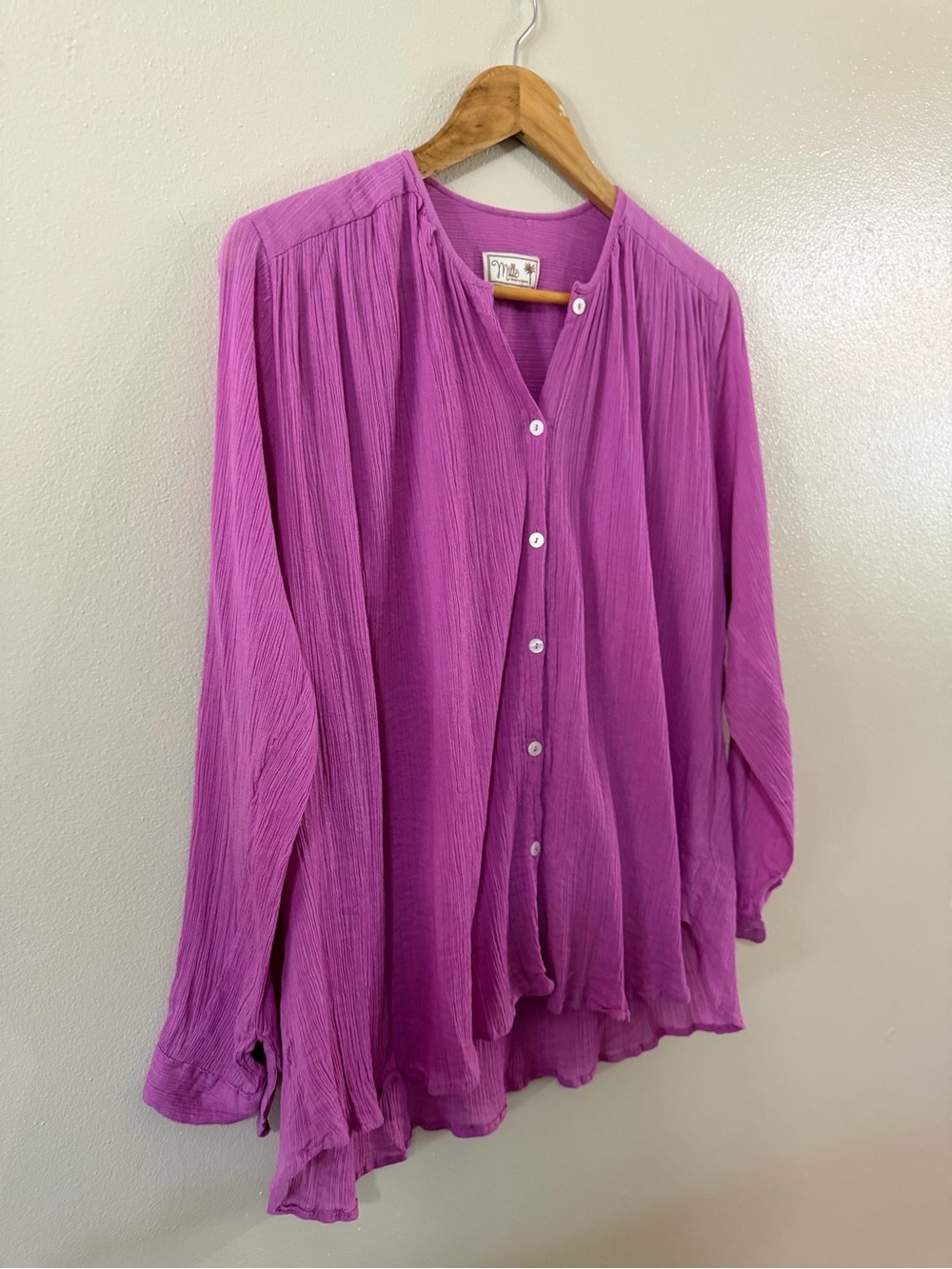 Mille | Resort & Travel Lightweigth Crinkled Cotton Button Down, Magenta Pink - Picture 4 of 8